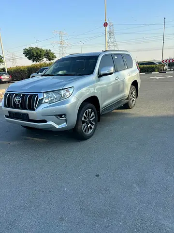PRADO 2022 GXR V6 4.0L FULL OPTION , GCC FULL SERVICE AL FUTTAIM + ORGINAL PAINT 100%