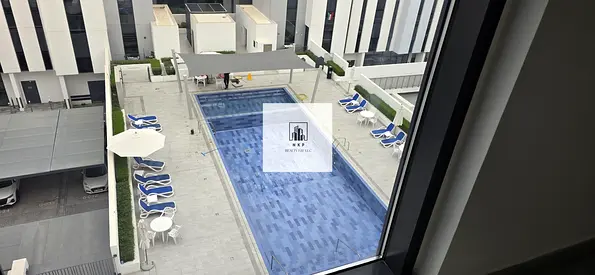 Spacious luxurious 1bhk apartment with 2 bathrooms and kitchen appliances