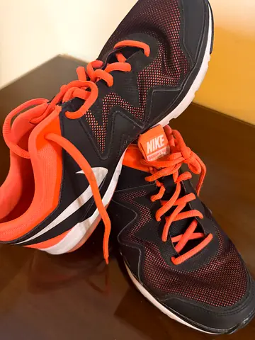 Nike Air Sculpt TR 2 womens trainig running shoes - black with orange laces, size 41available