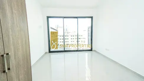 HUGE LAYOUT | BRIGHT UNIT | READY TO MOVE IN