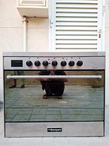 BOMPANI electric cooker,  slightly used,  working perfectly