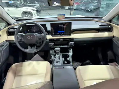 Toyota RAV4 XLE, миниатюра 8