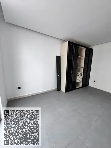 استديو للإيجار السنوي في بنايه الكورنيش عجمان للإيجار 25000 درهم إماراتي