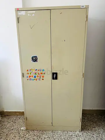 Storage cabinet