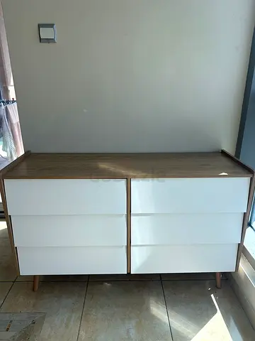 Storage table