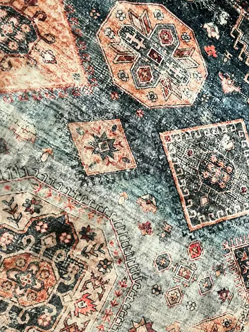Vintage-style patterned area rug - 200x290cm