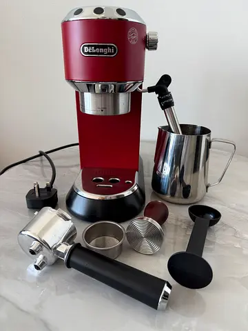 Delonghi Dedica espresso coffee machine (UAE Model)