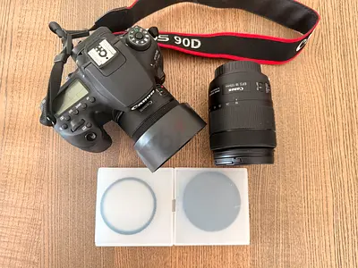 Canon EOS 90D DSLR with 18-135mm Lens + Extra Lens, Filter, Tripod and Bag