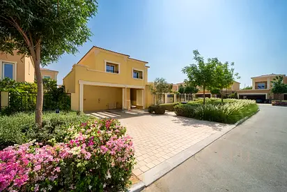 Big Garden | Prime Location | Best Deal