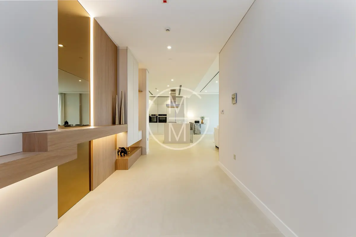 2 Bed | Dual Aspect | Partial Upgrade