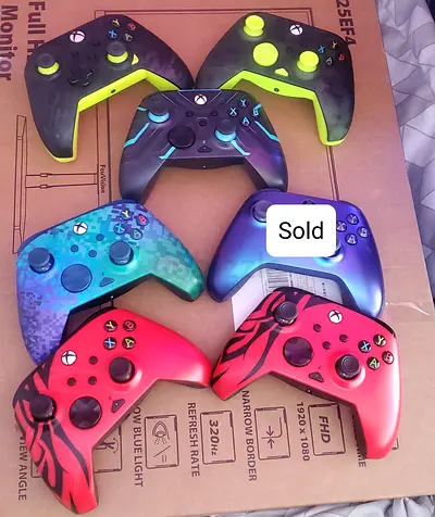 Xbox Wired Controllers – Mixed Colors (one sold) — Good working condition