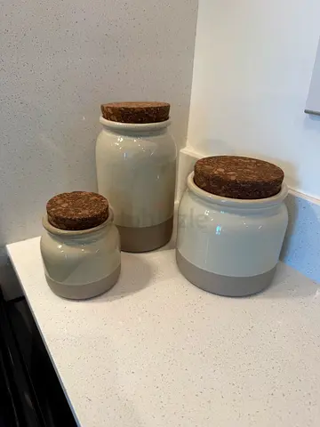 Set of 3 ceramic kitchen storage jars with cork lids