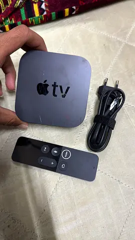 Apple TV 4K (1st Gen) with Siri Remote and Power Cable - Good Condition