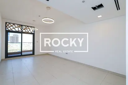 1 B/R with Balcony | Fitted Kitchen | Pool & Gym