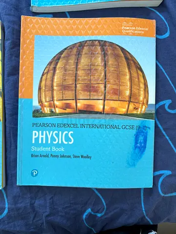 Pearson Edexcel International GCSE Physics Student Book (used)