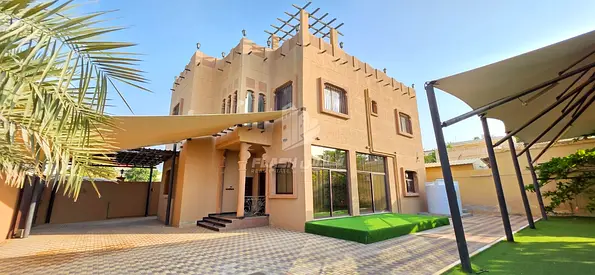 Spacious Villa/ Extra Outdoor Parking/Unfurnished