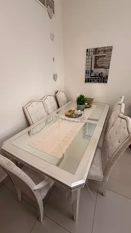 8 Seater Dining table for immediate sale