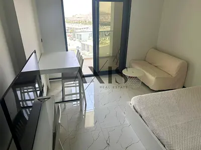 Spacious Studio I Vacant I Family Community
