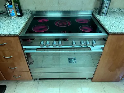 Fisher paykel 5 burner electric ceramic cooking range 90cm size