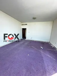 3BR apartment, 2600 sqft, sea view, 3 master rooms, 4 baths, balcony, wardrobes, free A/C &amp; park