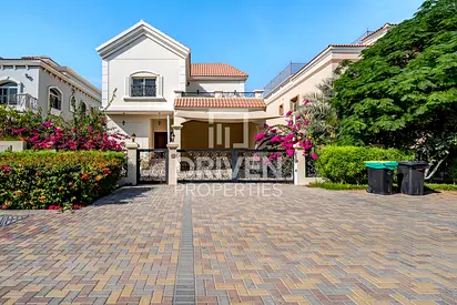 Spacious Villa | Ready to Move in | Community View