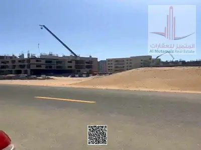 فرصة لاصحاب الاستثمارللبيع قطعة ارض بالجرف الصناعية 2 تصريح صناعى ارضي فقط زاوية شارعين المساحه 625 / 6700 قدم السعر 2 مليون و 500 الف درهم...........