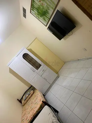 White Double-door Wardrobe in Good Condition