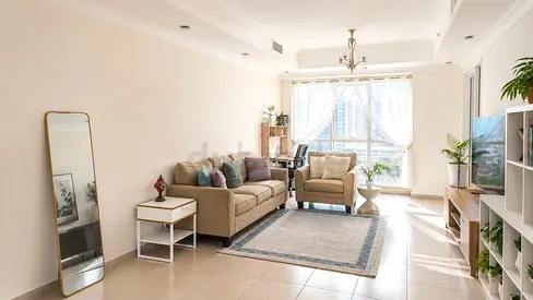 Bedspace in JLT for Filipina