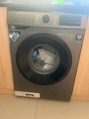 Front-load Hisense Washing Machine - 8kg, Excellent Working Condition