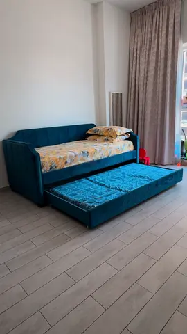 Velvet single bed  with Trundle and 2 mattresses - Like New