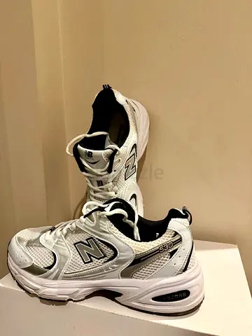 White New Balance 530 Mens Running Sneakers - Size Unknown, Lightly Used