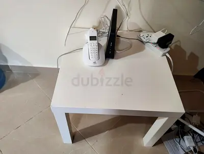 Simple white side table / coffee table - IKEA style, good condition