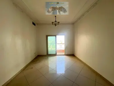 بلكون اطلاله مفتوحه / غرفه ماستر / تصديق ع المالك/ مساحات واسعه / باركن ترابي متوفر