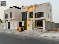 A high-rise building with an area of ​​4350 sq ft, two floors and a roof, 8 master bedrooms, a m