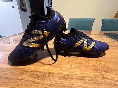 New Balance Tekela Football Boots kid - Size US 5.5, Blue/Gold