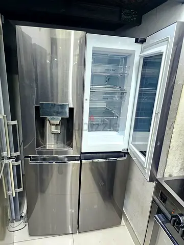 Samsung 4 Door Refrigerator (850L) – Like New
Premium Samsung RF85R9281T2 4-door fridge, excellent c