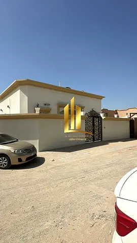 للبيع بيت عربي في الغافيه الشارقه