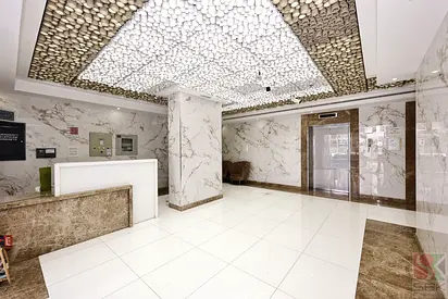 One Month Rent Free-Spacious 2 BR Flat