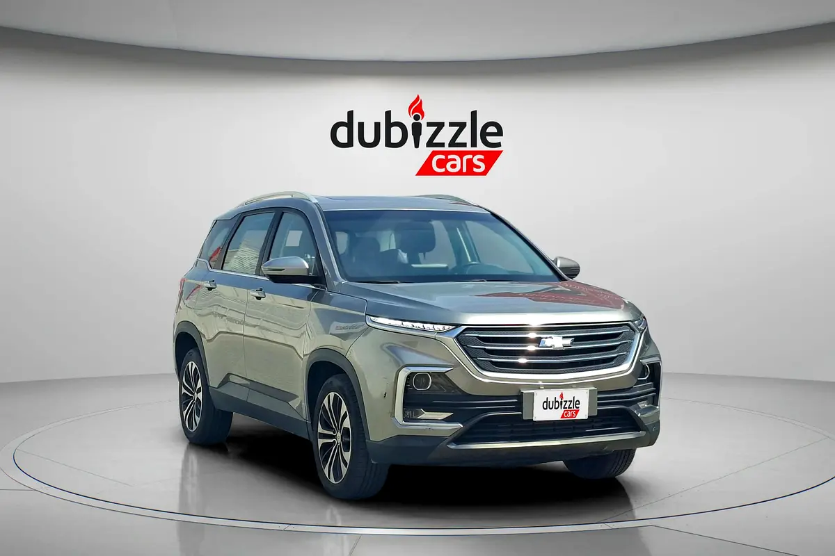 Chevrolet Captiva 2023 — photo 1 of 15
