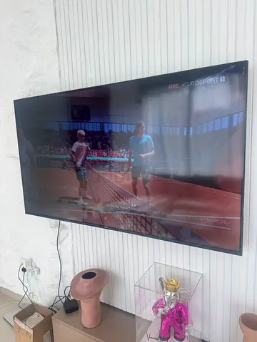 Hisense 70 inch LED Smart TV - Wall Mounted, Good Condition