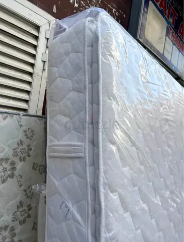 King size pillow top spring mattress for sale. Memory foam mattress. Pillow top Mattress