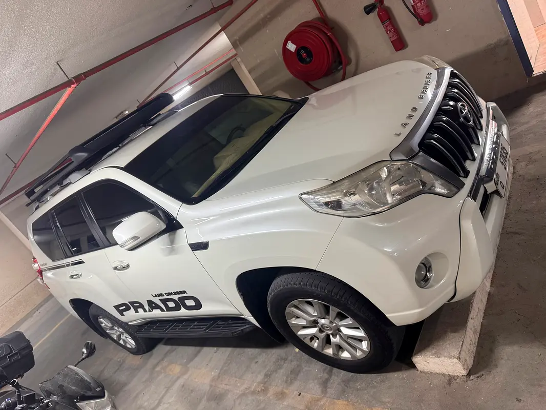 Toyota Prado 2016 — photo 1 of 10