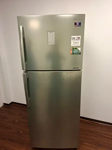 Samsung 2-Door Top Freezer Refrigerator - Silver, Good Condition
