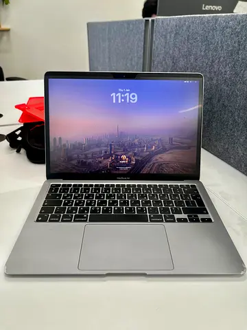 MacBook Air M1 (2020) – 8GB RAM – 512GB SSD – Excellent Condition