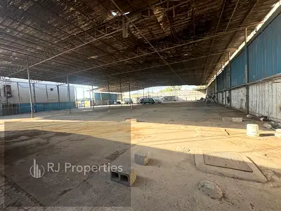 Very prime lecation luxury yard 100 kw Power load ready to move Business center only jest 800k