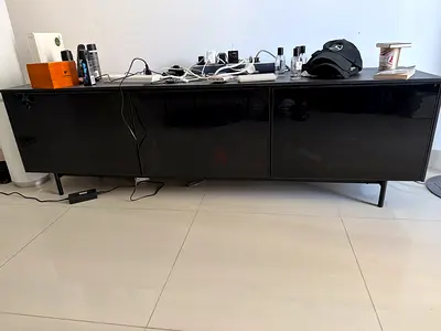 Low Black Gloss TV Cabinet / Media Console - 3 Doors