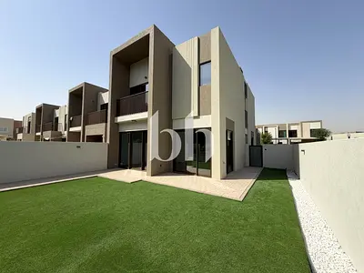 Lake View | Single Row | Landscaped Modern Finish