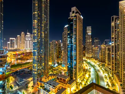 برج كراون بالقرب من برج خليفة ودبي مول