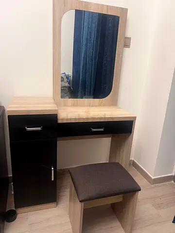 Dressing Table with Mirror  Stool – 1 Year Old – Excellent Condition