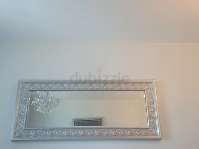 مرآةً للحائط
